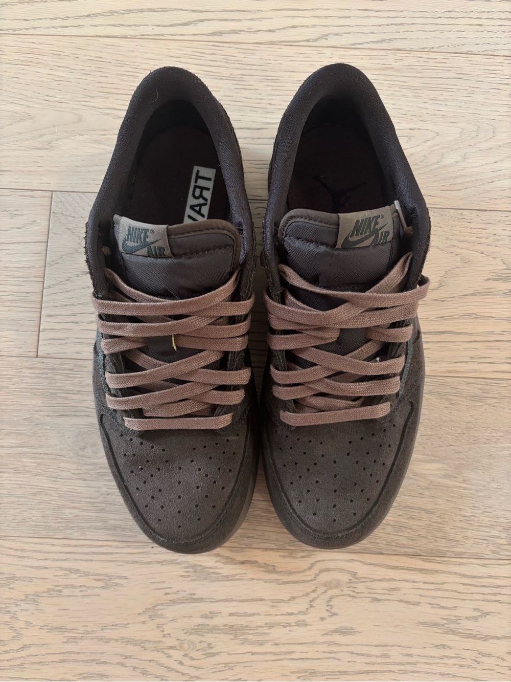 Nike Men’s Dark Brown Travis Scott Jordan 1 Low-Top Suede Sneakers - Picture 2 of 8